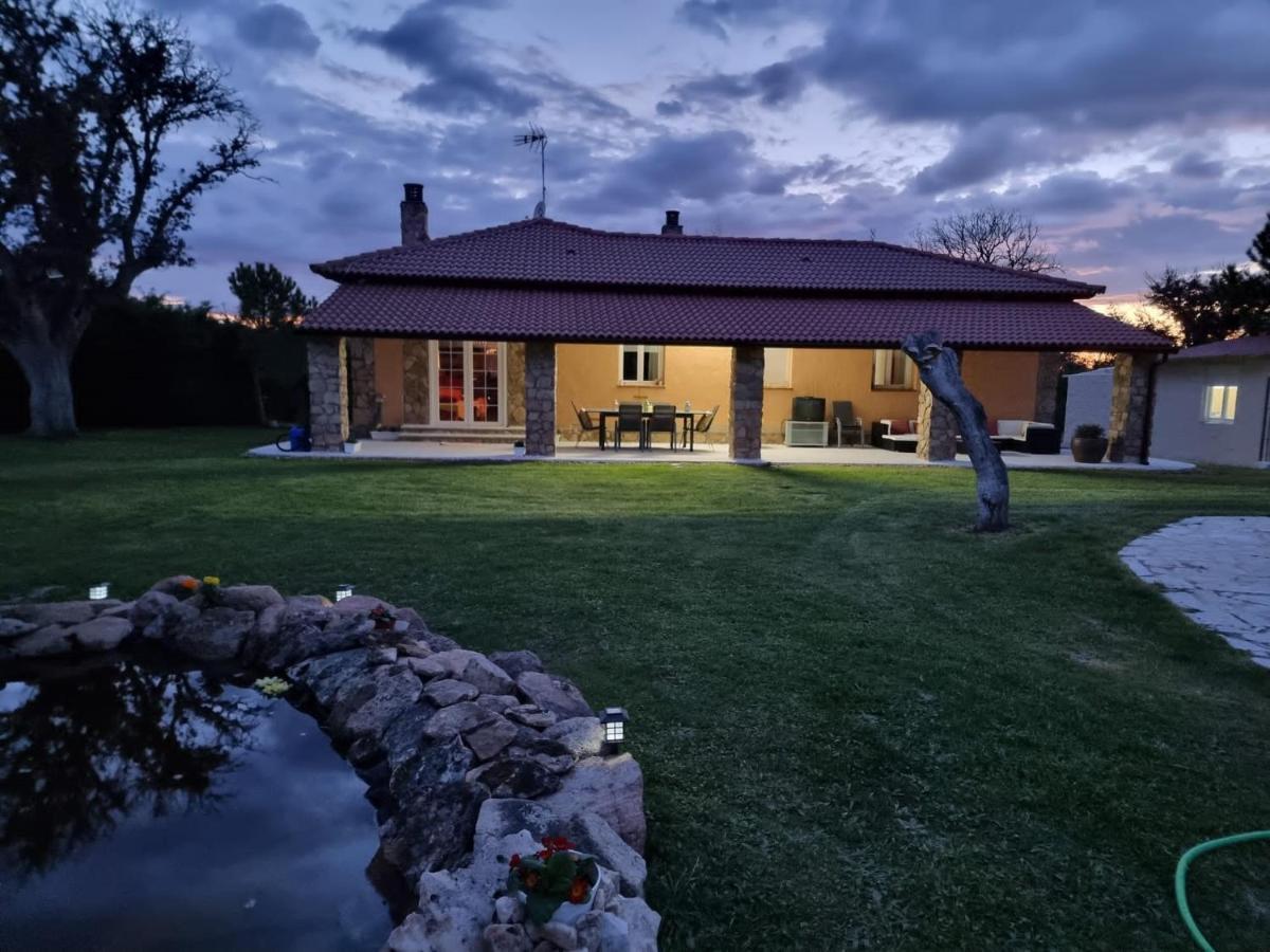 Villa Pancorbo Velayos Exteriör bild