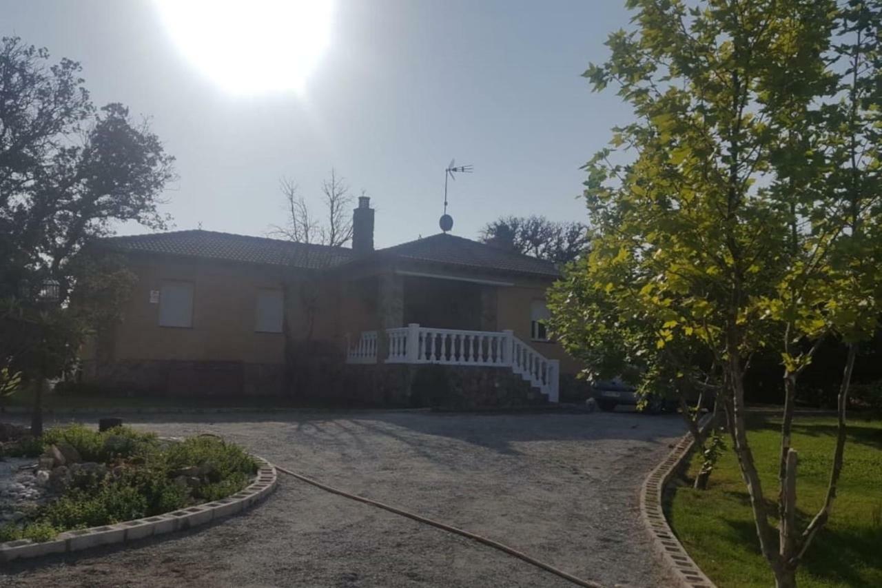Villa Pancorbo Velayos Exteriör bild